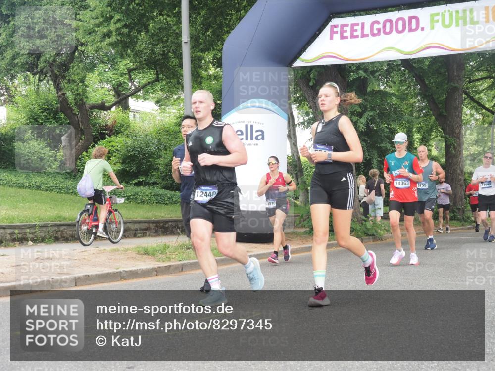 29.06.2025 - hella hamburg halbmarathon KatJ http://msf.ph/oto/8297345 29.06.2025 10:42:59 Zwischen KM18-KM19 2034, 4249, 5721, 5744 meine-sportfotos.de