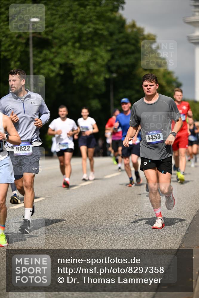 29.06.2025 - hella hamburg halbmarathon Dr. Thomas Lammeyer http://msf.ph/oto/8297358 29.06.2025 10:16:19 Kennedybrücke 1249, 1610, 1785, 1850, 1851, 2963, 2964, 3182, 3248, 3262, 3363, 4453, 4499, 5150, 5166, 5176, 6822, 6871, 7907, 8206, 8207, 8917, 8971, 9253, 9405, 9428, 10067, 10402, 10685, 11025 meine-sportfotos.de