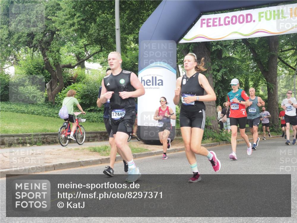 29.06.2025 - hella hamburg halbmarathon KatJ http://msf.ph/oto/8297371 29.06.2025 10:42:59 Zwischen KM18-KM19 2034, 4249, 5721, 5744 meine-sportfotos.de