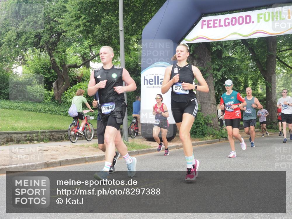 29.06.2025 - hella hamburg halbmarathon KatJ http://msf.ph/oto/8297388 29.06.2025 10:42:59 Zwischen KM18-KM19 2034, 4249, 5721, 5744 meine-sportfotos.de