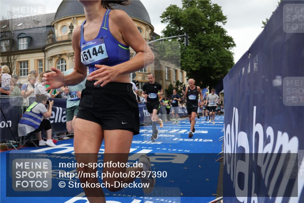 29.06.2025 - hella hamburg halbmarathon Strokosch-Dieckow http://msf.ph/oto/8297390 29.06.2025 10:52:27 Ziel 3715, 4140, 6561, 6562, 7178, 7232, 8371, 8661, 9145, 9739, 9876, 11791, 13015, 13211, 13301, 14561, 15001, 15144, 15980, 17997, 18982 meine-sportfotos.de