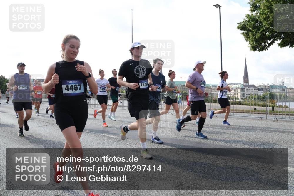 29.06.2025 - hella hamburg halbmarathon Lena Gebhardt http://msf.ph/oto/8297414 29.06.2025 09:59:20 Lombardsbrücke 17603, 13912, 4467, 5866, 1240, 519, 1319, 1334, 1366, 1485, 1506, 1595, 1642, 1715, 1719, 1972, 2282, 2391, 2630, 2741, 2911, 3037, 3112, 3334, 3715, 4467, 4839, 5299, 5391, 5420, 5457, 5458, 5465, 5492, 5866, 6390, 6399, 6414, 6415, 6416, 6629, 7033, 7037, 7129, 7130, 7232, 7395, 7732, 7833, 7864, 8509, 8520, 8542, 8652, 8772, 8798, 8846, 8929, 9142, 9488, 9655, 9727, 9770, 9884, 9903, 9907, 9922, 10020, 10266, 10488, 11039 meine-sportfotos.de
