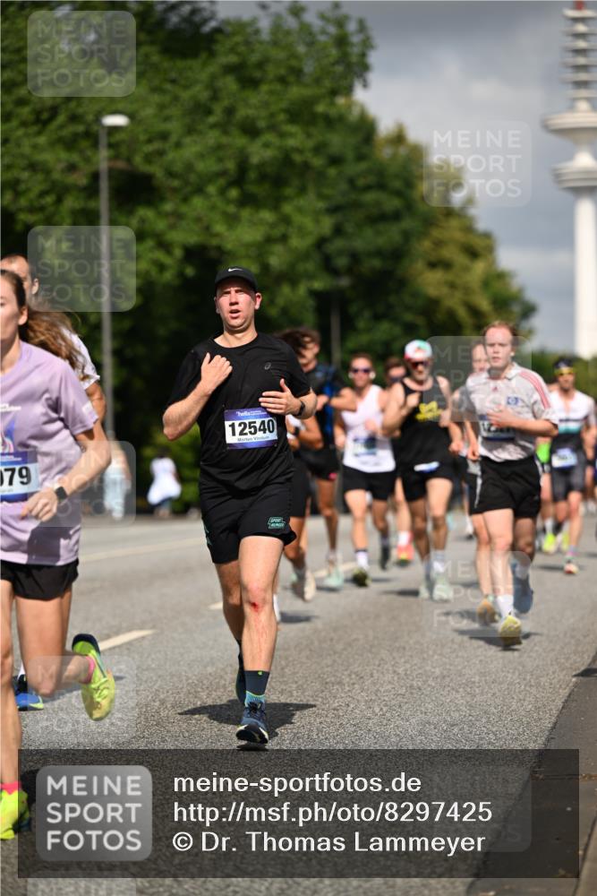 29.06.2025 - hella hamburg halbmarathon Dr. Thomas Lammeyer http://msf.ph/oto/8297425 29.06.2025 09:53:41 Kennedybrücke 1615, 1675, 1688, 1803, 2415, 2568, 2826, 3332, 3431, 3530, 4528, 4823, 5409, 5436, 5791, 5803, 6458, 6529, 6682, 7495, 7774, 7796, 8450, 8629, 8925, 9017, 9294, 9302, 9711, 9979, 10218, 10894, 10922, 11379 meine-sportfotos.de