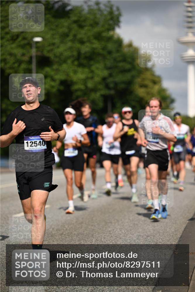 29.06.2025 - hella hamburg halbmarathon Dr. Thomas Lammeyer http://msf.ph/oto/8297511 29.06.2025 09:53:42 Kennedybrücke 1615, 1675, 1688, 1803, 2415, 2568, 2826, 3332, 3530, 4398, 4528, 4823, 5409, 5436, 5791, 5803, 6458, 6529, 6682, 7495, 7774, 7796, 8450, 8629, 8925, 9017, 9294, 9302, 9711, 9979, 10218, 10894, 10922, 11379 meine-sportfotos.de