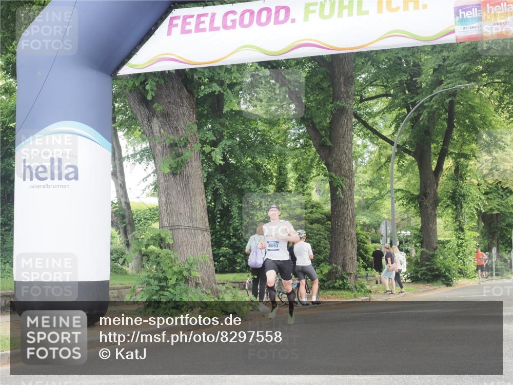 29.06.2025 - hella hamburg halbmarathon KatJ http://msf.ph/oto/8297558 29.06.2025 10:13:40 Zwischen KM18-KM19 2459, 6816 meine-sportfotos.de