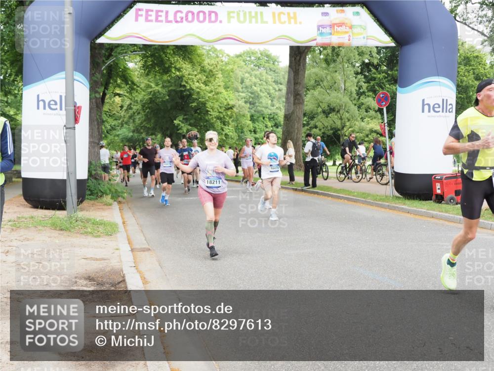 29.06.2025 - hella hamburg halbmarathon MichiJ http://msf.ph/oto/8297613 29.06.2025 10:34:24 Zwischen KM18-KM19 1070, 2623, 6532, 7056, 8564, 8668, 10208, 10211, 11125, 12277, 13630, 16475, 17332, 18211 meine-sportfotos.de