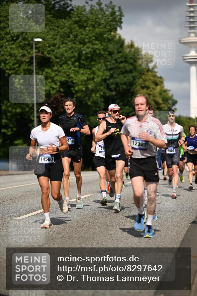 29.06.2025 - hella hamburg halbmarathon Dr. Thomas Lammeyer http://msf.ph/oto/8297642 29.06.2025 09:53:43 Kennedybrücke 1615, 1675, 1688, 1803, 2415, 2568, 2826, 3332, 3530, 4398, 4528, 4823, 5409, 5436, 5791, 5803, 6458, 6529, 6649, 6682, 7495, 7774, 7796, 8450, 8629, 8925, 9017, 9116, 9294, 9302, 9711, 9979, 10218, 10894, 10922, 11379 meine-sportfotos.de