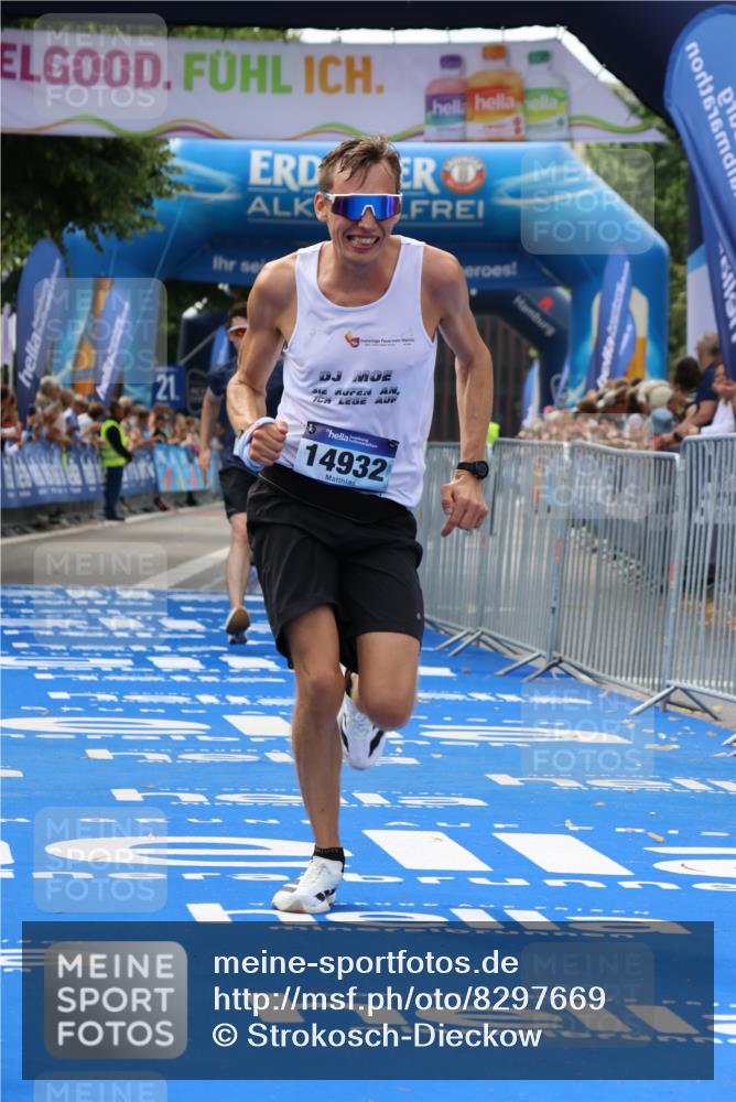 29.06.2025 - hella hamburg halbmarathon Strokosch-Dieckow http://msf.ph/oto/8297669 29.06.2025 10:17:53 Ziel 14932, 15166, 19072 meine-sportfotos.de
