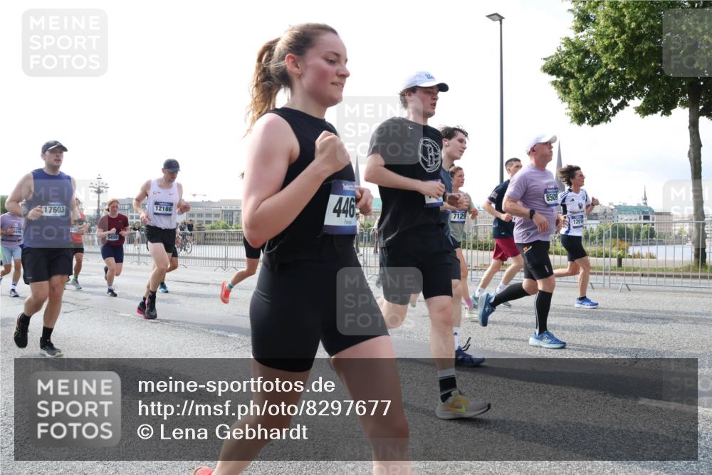 29.06.2025 - hella hamburg halbmarathon Lena Gebhardt http://msf.ph/oto/8297677 29.06.2025 09:59:20 Lombardsbrücke 17603, 5458, 12186, 446, 8509, 7129, 12014, 1319, 1334, 1366, 1485, 1506, 1595, 1642, 1715, 1719, 1972, 2282, 2391, 2630, 2741, 2911, 3037, 3112, 3334, 3715, 4467, 4839, 5299, 5391, 5420, 5457, 5458, 5465, 5492, 5866, 6390, 6399, 6414, 6415, 6416, 6629, 7033, 7037, 7129, 7130, 7232, 7395, 7732, 7833, 7864, 8509, 8520, 8542, 8652, 8772, 8798, 8846, 8929, 9142, 9488, 9655, 9727, 9770, 9884, 9903, 9907, 9922, 10020, 10266, 10488, 11039 meine-sportfotos.de