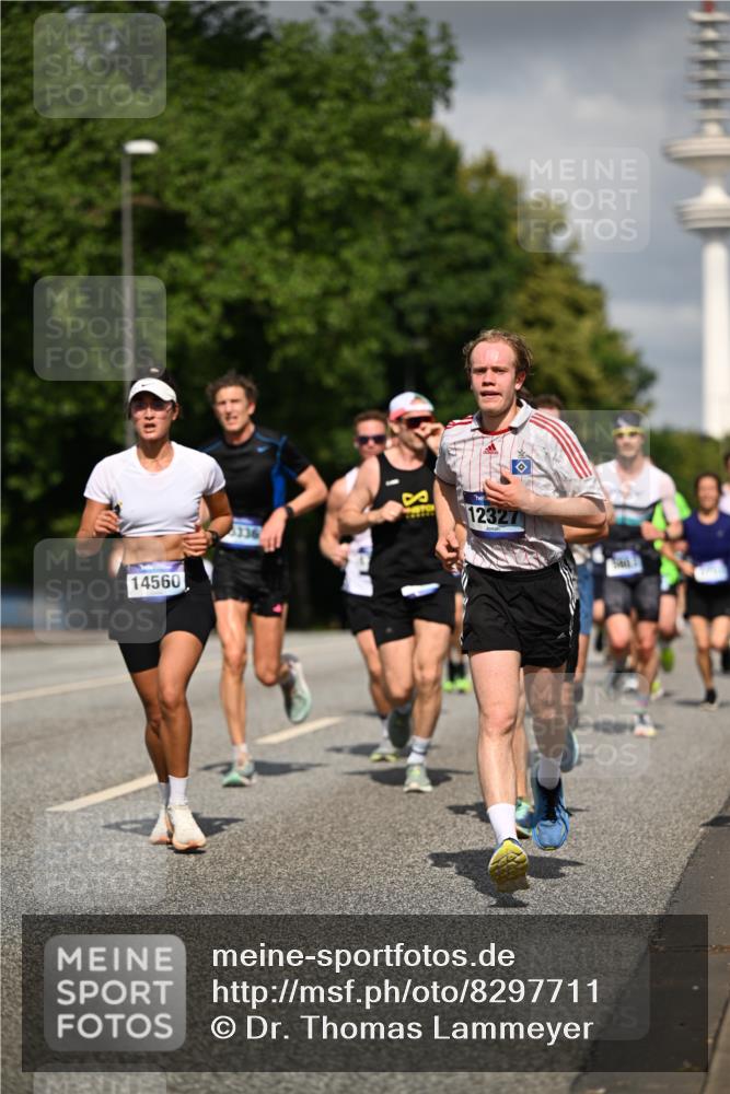 29.06.2025 - hella hamburg halbmarathon Dr. Thomas Lammeyer http://msf.ph/oto/8297711 29.06.2025 09:53:43 Kennedybrücke 1615, 1675, 1688, 1803, 2415, 2568, 2826, 3332, 3530, 4398, 4528, 4823, 5409, 5436, 5791, 5803, 6458, 6529, 6649, 6682, 7495, 7774, 7796, 8450, 8629, 8925, 9017, 9116, 9294, 9302, 9711, 9979, 10218, 10894, 10922, 11379 meine-sportfotos.de