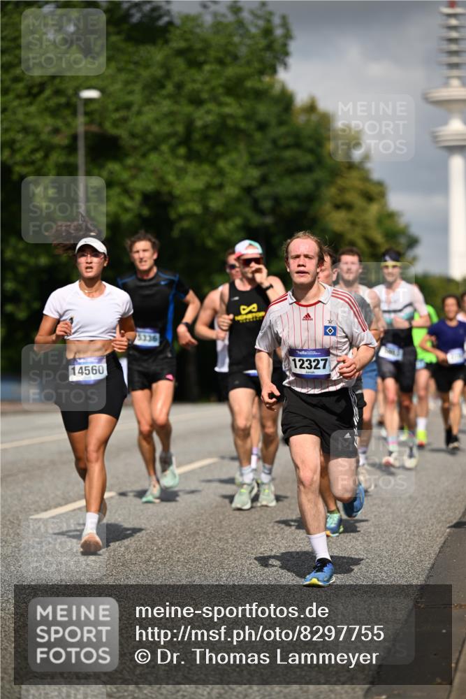 29.06.2025 - hella hamburg halbmarathon Dr. Thomas Lammeyer http://msf.ph/oto/8297755 29.06.2025 09:53:43 Kennedybrücke 1615, 1675, 1688, 1803, 2415, 2568, 2826, 3332, 3530, 4398, 4528, 4823, 5409, 5436, 5791, 5803, 6458, 6529, 6649, 6682, 7495, 7774, 7796, 8450, 8629, 8925, 9017, 9116, 9294, 9302, 9711, 9979, 10218, 10894, 10922, 11379 meine-sportfotos.de