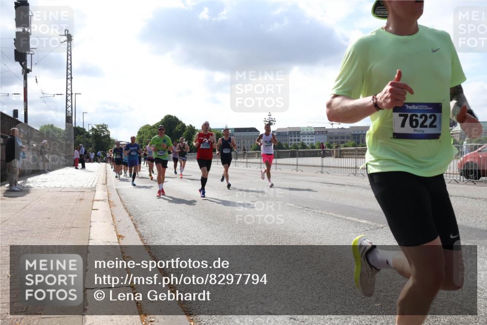 29.06.2025 - hella hamburg halbmarathon Lena Gebhardt http://msf.ph/oto/8297794 29.06.2025 09:46:51 Lombardsbrücke 16881, 18357, 8323, 7622, 1053, 1344, 1396, 1411, 1577, 1889, 2243, 3005, 4477, 4944, 5048, 5152, 5193, 5660, 6683, 7080, 7466, 7534, 7622, 7628, 7867, 8312, 8323, 8784, 9519, 10298, 10477, 10865, 10927, 10929, 11055, 11230, 11304, 11661, 11898, 12204, 12447, 12899, 12987, 13148, 13199, 13493, 13494, 13617, 13729, 13771, 13961, 13991, 14069, 14310, 14385, 15902, 16065, 16140, 16243, 16811, 16931, 16957 meine-sportfotos.de