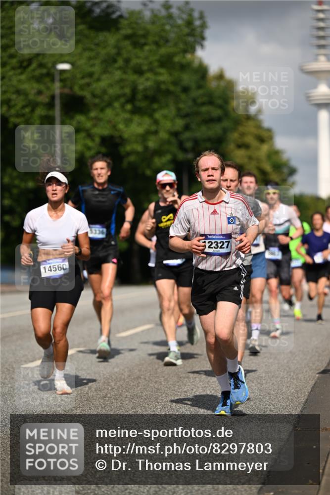 29.06.2025 - hella hamburg halbmarathon Dr. Thomas Lammeyer http://msf.ph/oto/8297803 29.06.2025 09:53:43 Kennedybrücke 1615, 1675, 1688, 1803, 2415, 2568, 2826, 3332, 3530, 4398, 4528, 4823, 5409, 5436, 5791, 5803, 6458, 6529, 6649, 6682, 7495, 7774, 7796, 8450, 8629, 8925, 9017, 9116, 9294, 9302, 9711, 9979, 10218, 10894, 10922, 11379 meine-sportfotos.de