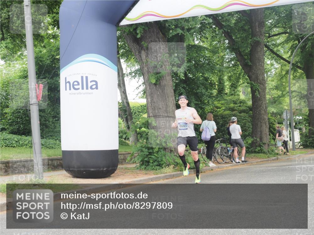 29.06.2025 - hella hamburg halbmarathon KatJ http://msf.ph/oto/8297809 29.06.2025 10:13:41 Zwischen KM18-KM19 2459, 6816 meine-sportfotos.de