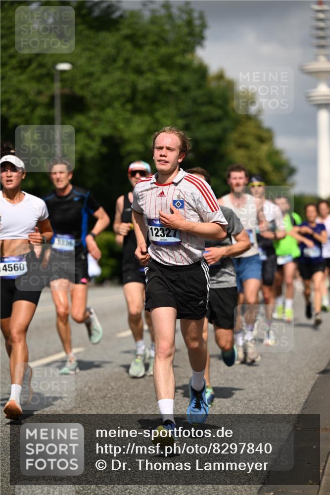 29.06.2025 - hella hamburg halbmarathon Dr. Thomas Lammeyer http://msf.ph/oto/8297840 29.06.2025 09:53:43 Kennedybrücke 1615, 1675, 1688, 1803, 2415, 2568, 2826, 3332, 3530, 4398, 4528, 4823, 5409, 5436, 5791, 5803, 6458, 6529, 6649, 6682, 7495, 7774, 7796, 8450, 8629, 8925, 9017, 9116, 9294, 9302, 9711, 9979, 10218, 10894, 10922, 11379 meine-sportfotos.de