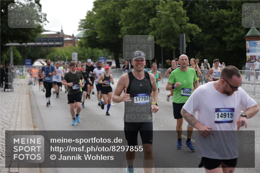 29.06.2025 - hella hamburg halbmarathon Jannik Wohlers http://msf.ph/oto/8297855 29.06.2025 10:36:52 Lombardsbrücke 1022, 1276, 1337, 1597, 1819, 2016, 2031, 2072, 2104, 2272, 2480, 2486, 3127, 3714, 4097, 4347, 4733, 5146, 5560, 5790, 5940, 6172, 6584, 6804, 7085, 7235, 7544, 7707, 7823, 8257, 8258, 8811, 8843, 9054, 9055, 9524, 10762, 10798, 10931, 11246, 11980, 12103, 12463, 12762, 12935, 13077, 13695, 13783, 13970, 13971, 14202, 14282, 14343, 14396, 14779, 14915, 15084, 15475, 16192, 16303, 16782, 16831, 17305, 17307, 17388, 17687, 17688, 17794, 17965, 18578, 18710 meine-sportfotos.de
