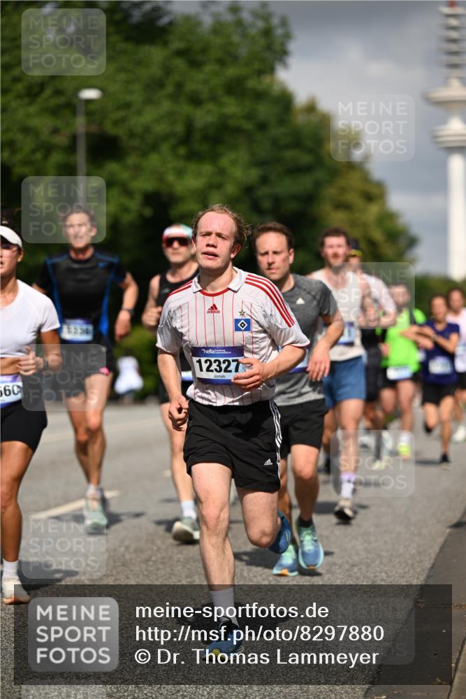 29.06.2025 - hella hamburg halbmarathon Dr. Thomas Lammeyer http://msf.ph/oto/8297880 29.06.2025 09:53:44 Kennedybrücke 1615, 1675, 1688, 1803, 2415, 2568, 2826, 3332, 3530, 4398, 4528, 4823, 5409, 5436, 5791, 5803, 6458, 6529, 6649, 6682, 7495, 7774, 7796, 8450, 8629, 8925, 9017, 9116, 9294, 9302, 9711, 9979, 10218, 10894, 10922, 11379 meine-sportfotos.de