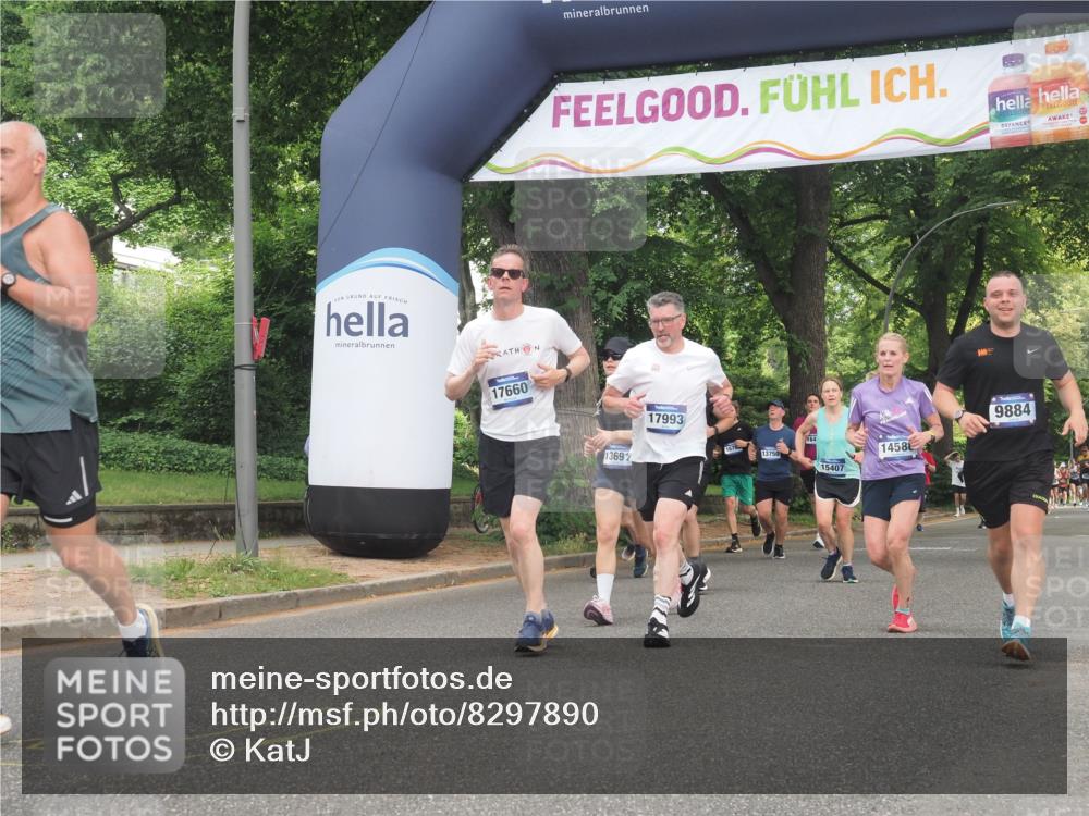 29.06.2025 - hella hamburg halbmarathon KatJ http://msf.ph/oto/8297890 29.06.2025 10:43:03 Zwischen KM18-KM19 5744, 6759, 6924 meine-sportfotos.de