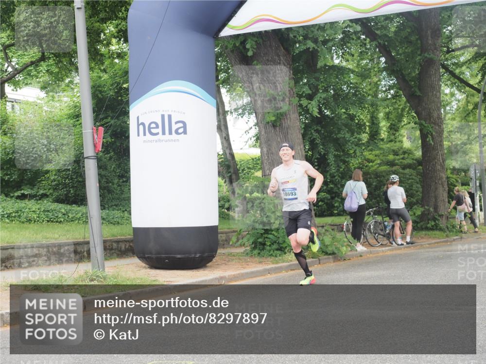 29.06.2025 - hella hamburg halbmarathon KatJ http://msf.ph/oto/8297897 29.06.2025 10:13:41 Zwischen KM18-KM19 2459, 6816 meine-sportfotos.de