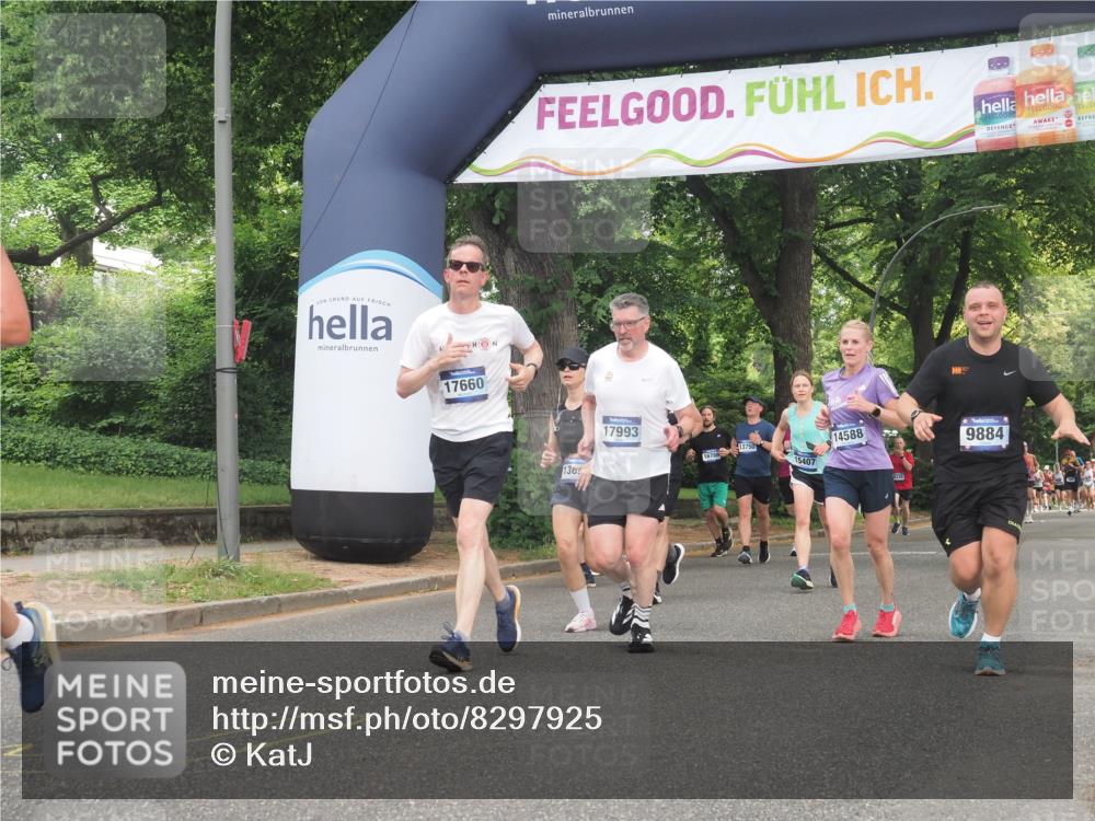 29.06.2025 - hella hamburg halbmarathon KatJ http://msf.ph/oto/8297925 29.06.2025 10:43:03 Zwischen KM18-KM19 5744, 6759, 6924 meine-sportfotos.de