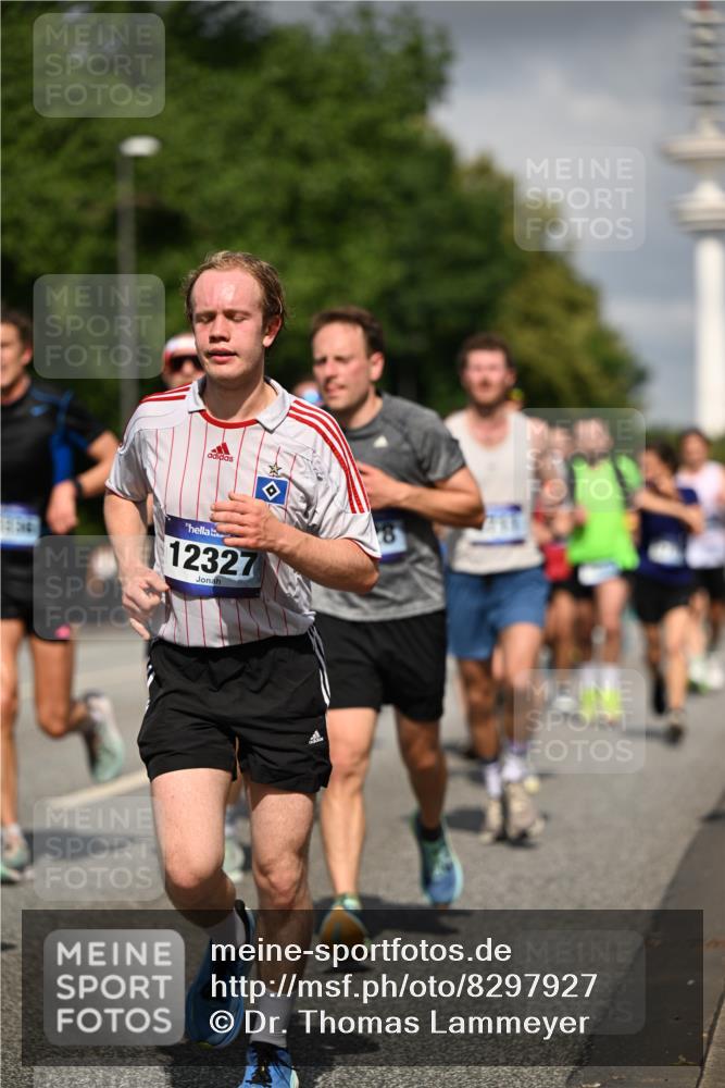 29.06.2025 - hella hamburg halbmarathon Dr. Thomas Lammeyer http://msf.ph/oto/8297927 29.06.2025 09:53:44 Kennedybrücke 1615, 1675, 1688, 1803, 2415, 2568, 2826, 3332, 3530, 4398, 4528, 4823, 5409, 5436, 5791, 5803, 6458, 6529, 6649, 6682, 7495, 7774, 7796, 8450, 8629, 8925, 9017, 9116, 9294, 9302, 9711, 9979, 10218, 10894, 10922, 11379 meine-sportfotos.de