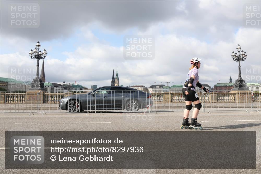 29.06.2025 - hella hamburg halbmarathon Lena Gebhardt http://msf.ph/oto/8297936 29.06.2025 09:06:02 Lombardsbrücke  meine-sportfotos.de