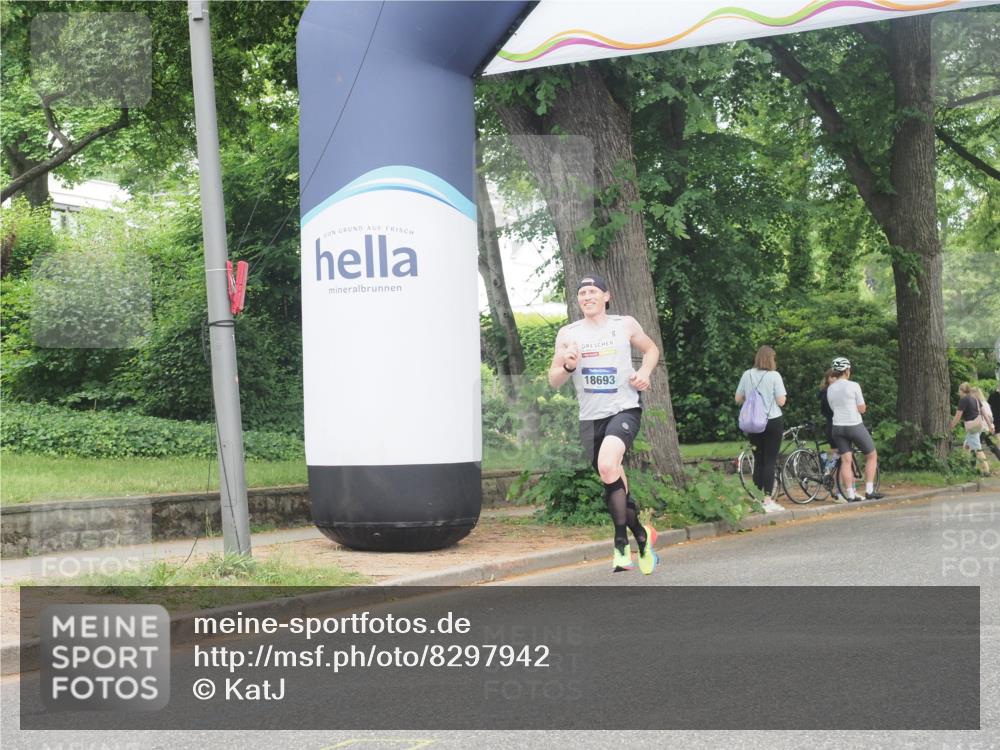 29.06.2025 - hella hamburg halbmarathon KatJ http://msf.ph/oto/8297942 29.06.2025 10:13:41 Zwischen KM18-KM19 2459, 6816 meine-sportfotos.de