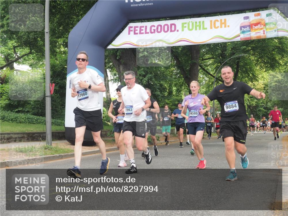 29.06.2025 - hella hamburg halbmarathon KatJ http://msf.ph/oto/8297994 29.06.2025 10:43:03 Zwischen KM18-KM19 5744, 6759, 6924 meine-sportfotos.de