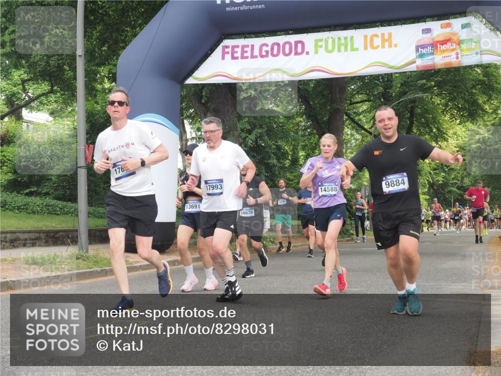 29.06.2025 - hella hamburg halbmarathon KatJ http://msf.ph/oto/8298031 29.06.2025 10:43:03 Zwischen KM18-KM19 5744, 6759, 6924 meine-sportfotos.de
