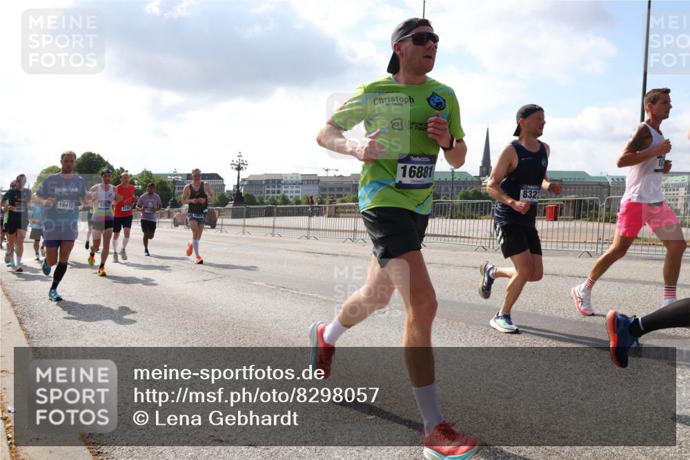 29.06.2025 - hella hamburg halbmarathon Lena Gebhardt http://msf.ph/oto/8298057 29.06.2025 09:46:53 Lombardsbrücke 16417, 1053, 5193, 189, 7887, 16881, 8323, 157, 1053, 1344, 1396, 1411, 1577, 1889, 2243, 2563, 3005, 3790, 3935, 4477, 4944, 5048, 5152, 5193, 5660, 6683, 7080, 7466, 7622, 7628, 7867, 8312, 8323, 8784, 9519, 10298, 10477, 10927, 10929, 11055, 11230, 11304, 11370, 11661, 11898, 12204, 12447, 12899, 12987, 13148, 13199, 13493, 13494, 13729, 13771, 13961, 13991, 14069, 14310, 14385, 15902, 16065, 16140, 16243, 16811, 16957 meine-sportfotos.de