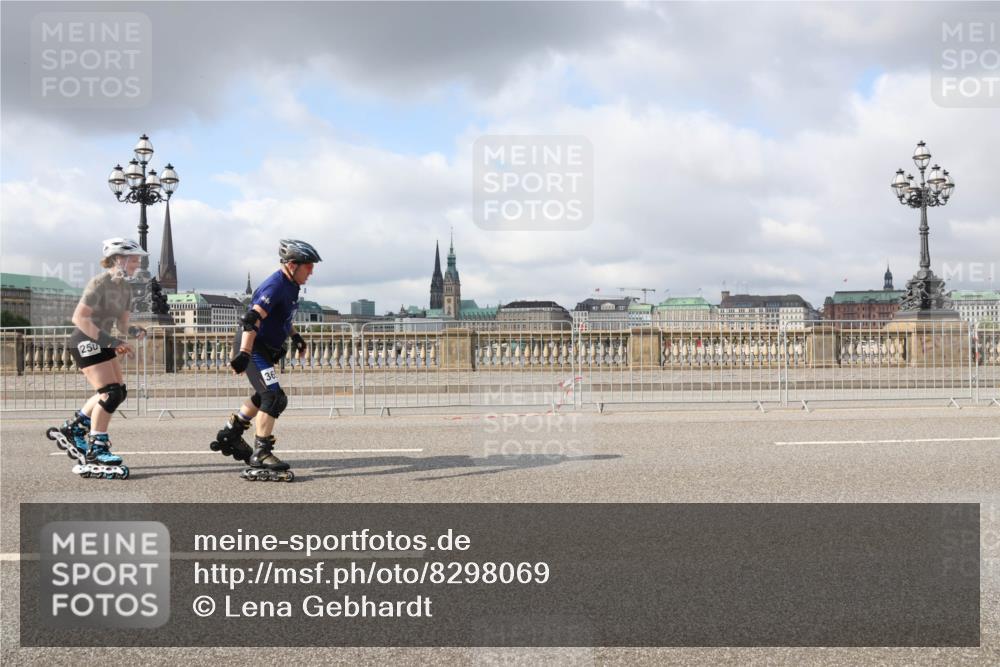 29.06.2025 - hella hamburg halbmarathon Lena Gebhardt http://msf.ph/oto/8298069 29.06.2025 09:06:19 Lombardsbrücke  meine-sportfotos.de