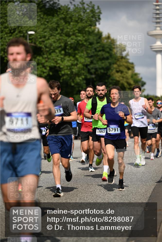 29.06.2025 - hella hamburg halbmarathon Dr. Thomas Lammeyer http://msf.ph/oto/8298087 29.06.2025 09:53:46 Kennedybrücke 1615, 1675, 1688, 1803, 1882, 2415, 2568, 2826, 3332, 3530, 4398, 4528, 4823, 5409, 5436, 5745, 5791, 5803, 6458, 6529, 6649, 7495, 7774, 8450, 8629, 8925, 9017, 9116, 9294, 9302, 9711, 9979, 10218, 10894, 10922, 11379 meine-sportfotos.de