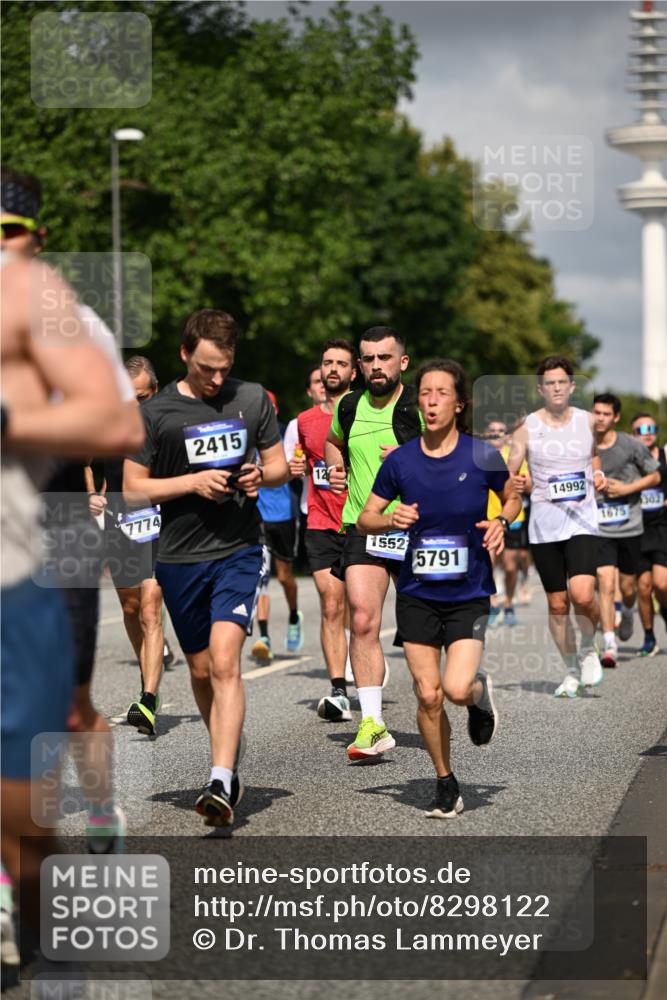 29.06.2025 - hella hamburg halbmarathon Dr. Thomas Lammeyer http://msf.ph/oto/8298122 29.06.2025 09:53:47 Kennedybrücke 1615, 1675, 1688, 1803, 1882, 2415, 2568, 2826, 3332, 3530, 4398, 4528, 4823, 5409, 5436, 5745, 5791, 5803, 6458, 6529, 6649, 7495, 7774, 8450, 8629, 8925, 9017, 9116, 9294, 9302, 9711, 9979, 10218, 10894, 10922, 11379 meine-sportfotos.de