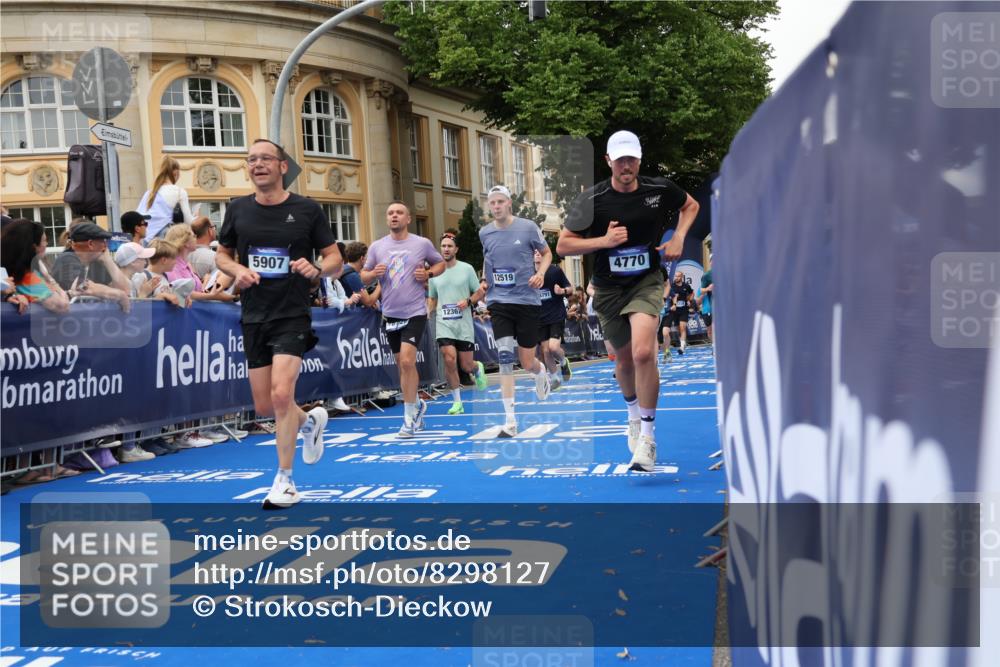 29.06.2025 - hella hamburg halbmarathon Strokosch-Dieckow http://msf.ph/oto/8298127 29.06.2025 10:52:58 Ziel 1257, 1258, 2099, 2208, 3059, 3258, 3334, 4121, 4557, 4558, 4770, 5907, 7509, 7864, 8139, 8587, 8720, 8955, 9093, 9537, 10724, 12155, 12367, 12519, 12910, 14323, 14791, 15430, 18590, 18720, 19208 meine-sportfotos.de