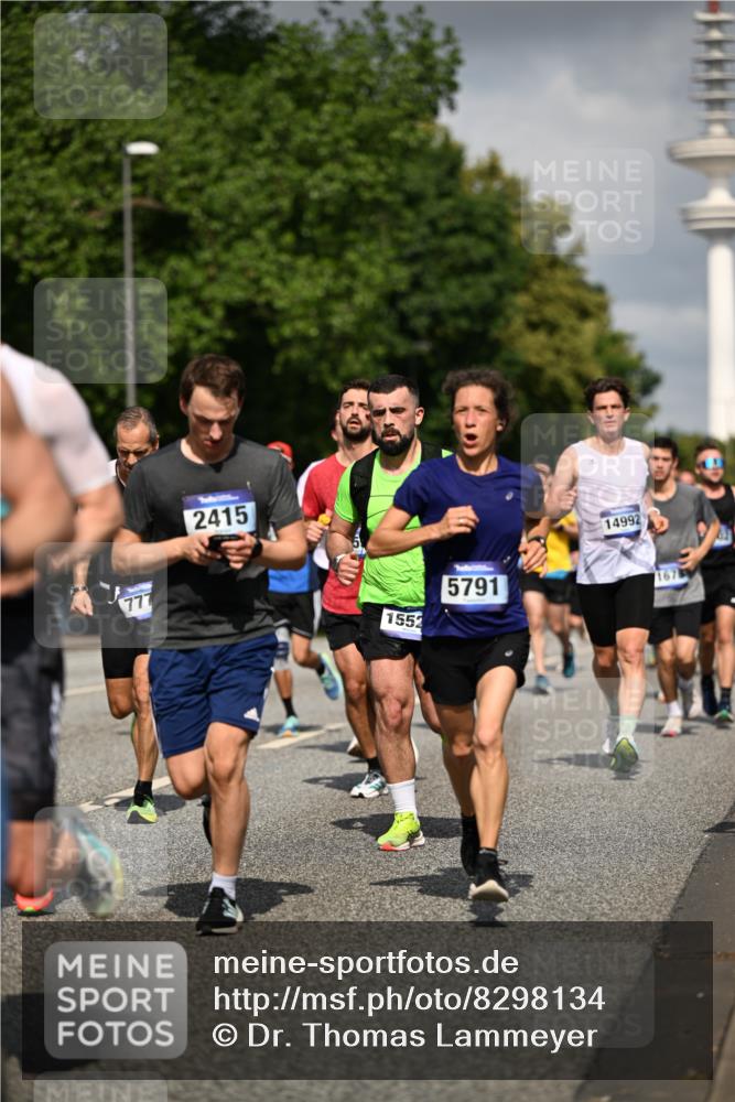 29.06.2025 - hella hamburg halbmarathon Dr. Thomas Lammeyer http://msf.ph/oto/8298134 29.06.2025 09:53:47 Kennedybrücke 1615, 1675, 1688, 1803, 1882, 2415, 2568, 2826, 3332, 3530, 4398, 4528, 4823, 5409, 5436, 5745, 5791, 5803, 6458, 6529, 6649, 7495, 7774, 8450, 8629, 8925, 9017, 9116, 9294, 9302, 9711, 9979, 10218, 10894, 10922, 11379 meine-sportfotos.de