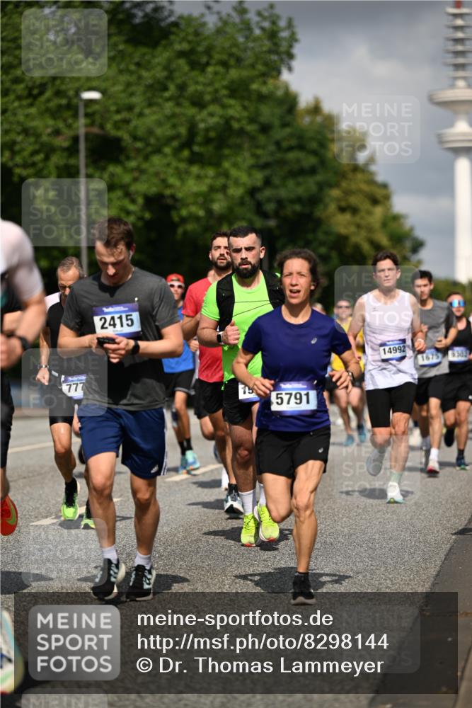 29.06.2025 - hella hamburg halbmarathon Dr. Thomas Lammeyer http://msf.ph/oto/8298144 29.06.2025 09:53:47 Kennedybrücke 1615, 1675, 1688, 1803, 1882, 2415, 2568, 2826, 3332, 3530, 4398, 4528, 4823, 5409, 5436, 5745, 5791, 5803, 6458, 6529, 6649, 7495, 7774, 8450, 8629, 8925, 9017, 9116, 9294, 9302, 9711, 9979, 10218, 10894, 10922, 11379 meine-sportfotos.de