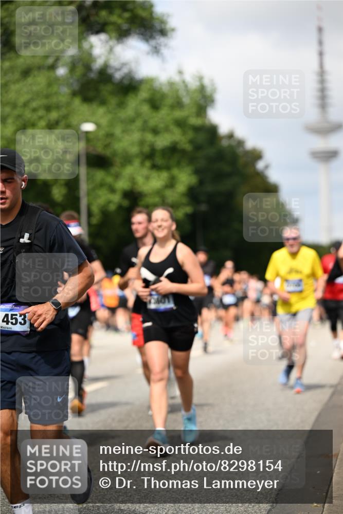 29.06.2025 - hella hamburg halbmarathon Dr. Thomas Lammeyer http://msf.ph/oto/8298154 29.06.2025 10:37:47 Kennedybrücke 1189, 1275, 1896, 1995, 2085, 2342, 2526, 2776, 3264, 3345, 3812, 4361, 4433, 4449, 4807, 5075, 5141, 5180, 5557, 5561, 5584, 5821, 5822, 5887, 6515, 6516, 6956, 6999, 7027, 7308, 7309, 7633, 7705, 8157, 8349, 8375, 8377, 8383, 8401, 8620, 8891, 9234, 9258, 9438, 9591, 9706, 9799, 9995, 10800, 11092, 11111, 11237, 11260 meine-sportfotos.de