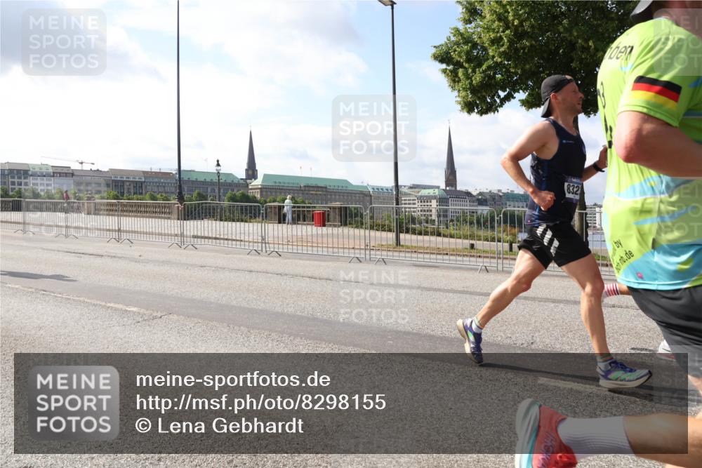 29.06.2025 - hella hamburg halbmarathon Lena Gebhardt http://msf.ph/oto/8298155 29.06.2025 09:46:53 Lombardsbrücke 832, 1053, 1344, 1396, 1411, 1577, 1889, 2243, 2563, 3005, 3790, 3935, 4477, 4944, 5048, 5152, 5193, 5660, 6683, 7080, 7466, 7622, 7628, 7867, 8312, 8323, 8784, 9519, 10298, 10477, 10927, 10929, 11055, 11230, 11304, 11370, 11661, 11898, 12204, 12447, 12899, 12987, 13148, 13199, 13493, 13494, 13729, 13771, 13961, 13991, 14069, 14310, 14385, 15902, 16065, 16140, 16243, 16811, 16957 meine-sportfotos.de