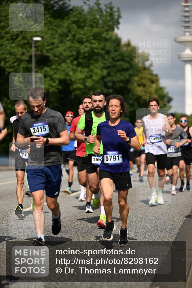 29.06.2025 - hella hamburg halbmarathon Dr. Thomas Lammeyer http://msf.ph/oto/8298162 29.06.2025 09:53:47 Kennedybrücke 1615, 1675, 1688, 1803, 1882, 2415, 2568, 2826, 3332, 3530, 4398, 4528, 4823, 5409, 5436, 5745, 5791, 5803, 6458, 6529, 6649, 7495, 7774, 8450, 8629, 8925, 9017, 9116, 9294, 9302, 9711, 9979, 10218, 10894, 10922, 11379 meine-sportfotos.de
