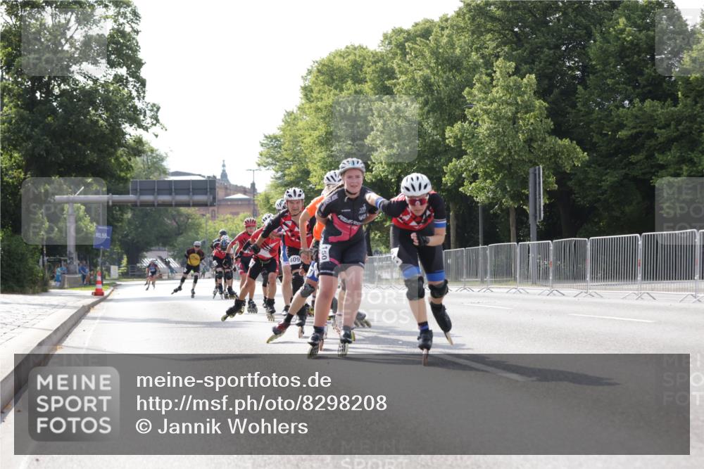 29.06.2025 - hella hamburg halbmarathon Jannik Wohlers http://msf.ph/oto/8298208 29.06.2025 08:55:02 Lombardsbrücke  meine-sportfotos.de