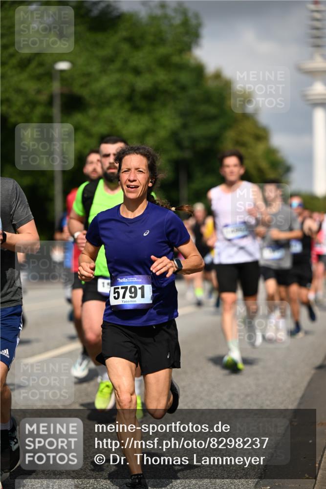 29.06.2025 - hella hamburg halbmarathon Dr. Thomas Lammeyer http://msf.ph/oto/8298237 29.06.2025 09:53:48 Kennedybrücke 1615, 1675, 1688, 1803, 1882, 2415, 2568, 2675, 2826, 3332, 3530, 4398, 4528, 4823, 5409, 5436, 5745, 5791, 5803, 6458, 6529, 6649, 7495, 7774, 8450, 8629, 8925, 9017, 9116, 9294, 9302, 9711, 9979, 10218, 10894, 10922, 11379 meine-sportfotos.de