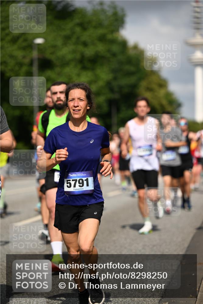 29.06.2025 - hella hamburg halbmarathon Dr. Thomas Lammeyer http://msf.ph/oto/8298250 29.06.2025 09:53:48 Kennedybrücke 1615, 1675, 1688, 1803, 1882, 2415, 2568, 2675, 2826, 3332, 3530, 4398, 4528, 4823, 5409, 5436, 5745, 5791, 5803, 6458, 6529, 6649, 7495, 7774, 8450, 8629, 8925, 9017, 9116, 9294, 9302, 9711, 9979, 10218, 10894, 10922, 11379 meine-sportfotos.de