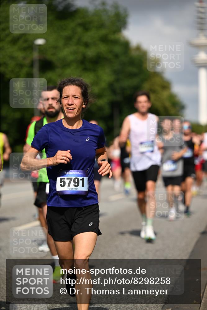 29.06.2025 - hella hamburg halbmarathon Dr. Thomas Lammeyer http://msf.ph/oto/8298258 29.06.2025 09:53:48 Kennedybrücke 1615, 1675, 1688, 1803, 1882, 2415, 2568, 2675, 2826, 3332, 3530, 4398, 4528, 4823, 5409, 5436, 5745, 5791, 5803, 6458, 6529, 6649, 7495, 7774, 8450, 8629, 8925, 9017, 9116, 9294, 9302, 9711, 9979, 10218, 10894, 10922, 11379 meine-sportfotos.de