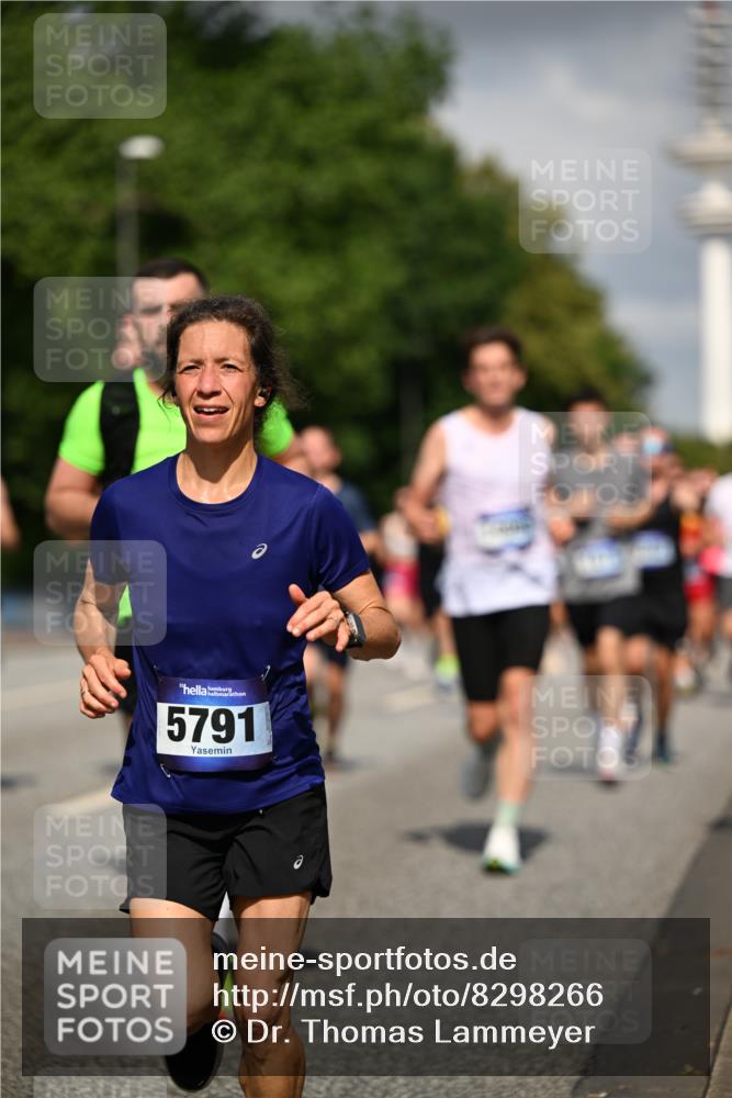 29.06.2025 - hella hamburg halbmarathon Dr. Thomas Lammeyer http://msf.ph/oto/8298266 29.06.2025 09:53:48 Kennedybrücke 1615, 1675, 1688, 1803, 1882, 2415, 2568, 2675, 2826, 3332, 3530, 4398, 4528, 4823, 5409, 5436, 5745, 5791, 5803, 6458, 6529, 6649, 7495, 7774, 8450, 8629, 8925, 9017, 9116, 9294, 9302, 9711, 9979, 10218, 10894, 10922, 11379 meine-sportfotos.de