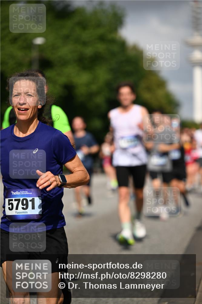 29.06.2025 - hella hamburg halbmarathon Dr. Thomas Lammeyer http://msf.ph/oto/8298280 29.06.2025 09:53:48 Kennedybrücke 1615, 1675, 1688, 1803, 1882, 2415, 2568, 2675, 2826, 3332, 3530, 4398, 4528, 4823, 5409, 5436, 5745, 5791, 5803, 6458, 6529, 6649, 7495, 7774, 8450, 8629, 8925, 9017, 9116, 9294, 9302, 9711, 9979, 10218, 10894, 10922, 11379 meine-sportfotos.de