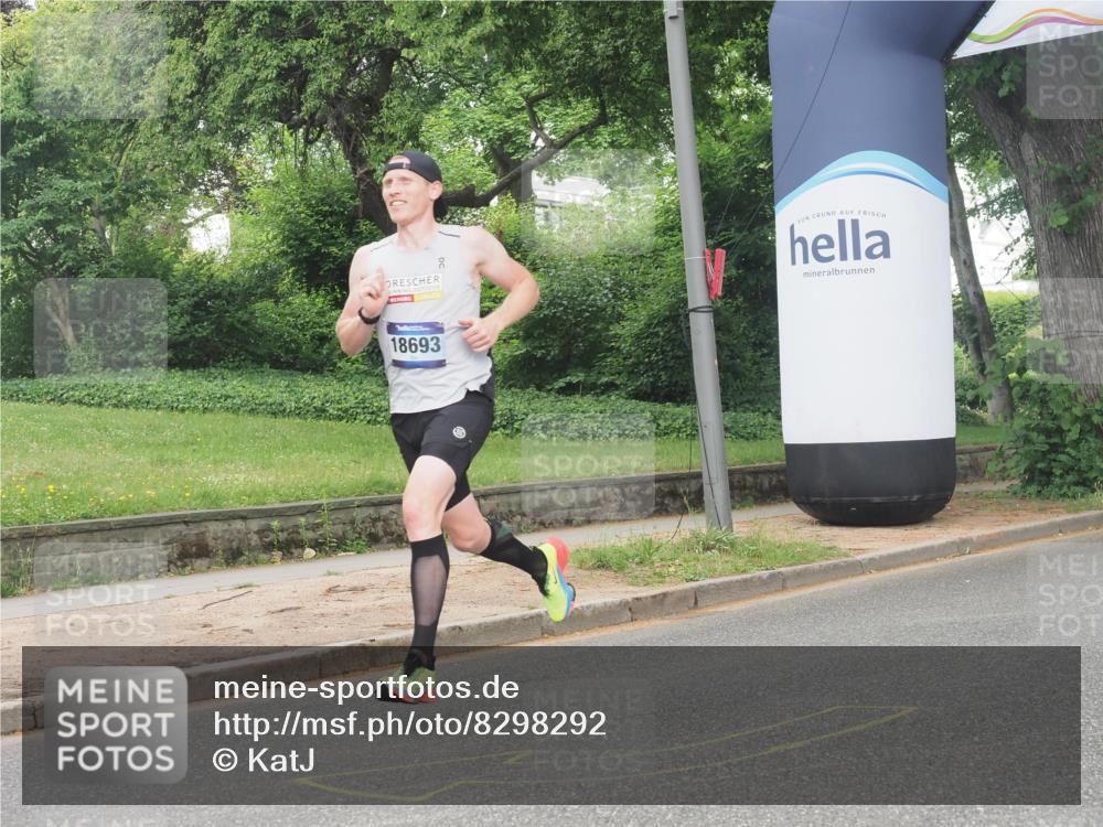 29.06.2025 - hella hamburg halbmarathon KatJ http://msf.ph/oto/8298292 29.06.2025 10:13:42 Zwischen KM18-KM19 2459, 6816 meine-sportfotos.de