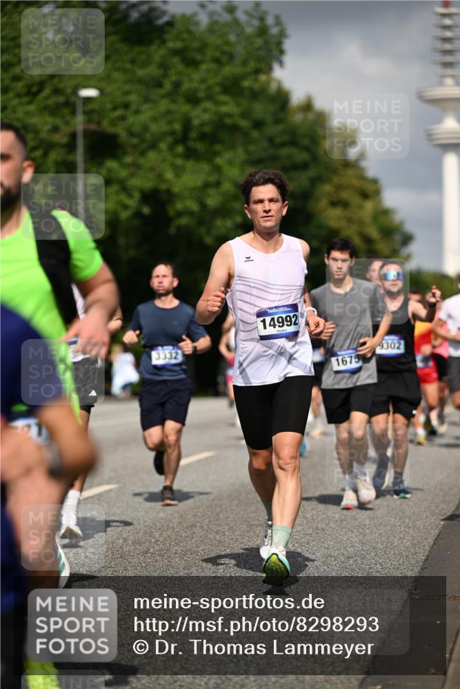29.06.2025 - hella hamburg halbmarathon Dr. Thomas Lammeyer http://msf.ph/oto/8298293 29.06.2025 09:53:49 Kennedybrücke 1615, 1675, 1688, 1803, 1882, 2415, 2568, 2675, 2826, 3332, 3530, 4398, 4528, 4823, 5409, 5436, 5745, 5791, 5803, 6458, 6529, 6649, 7774, 8450, 8629, 9017, 9116, 9294, 9302, 9365, 9711, 9979, 10218, 10894, 10922, 11379 meine-sportfotos.de