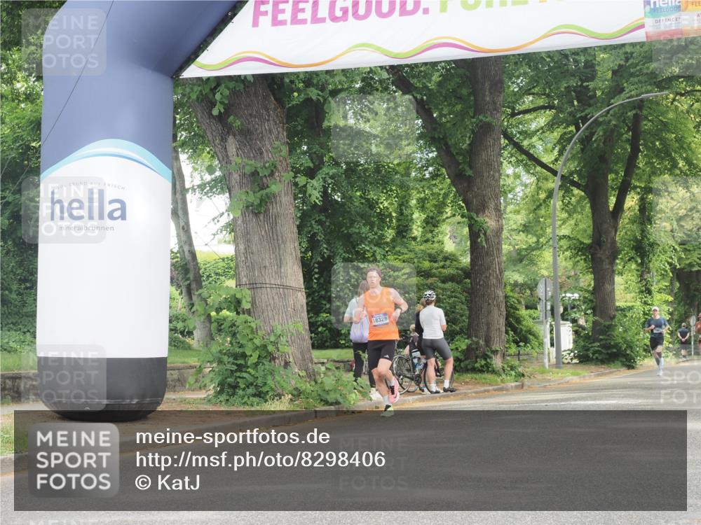 29.06.2025 - hella hamburg halbmarathon KatJ http://msf.ph/oto/8298406 29.06.2025 10:13:49 Zwischen KM18-KM19  meine-sportfotos.de