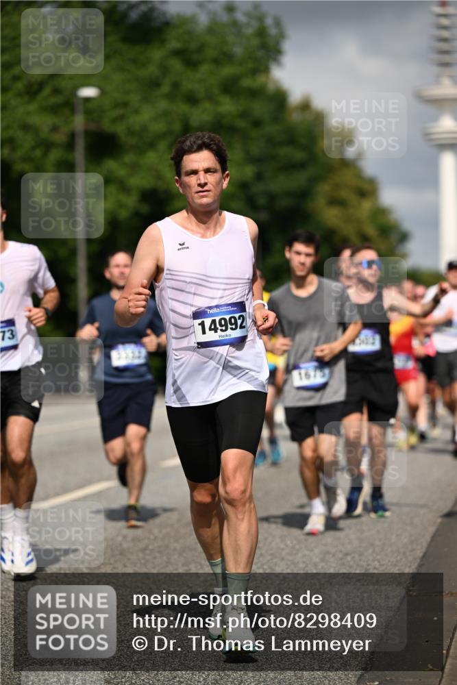29.06.2025 - hella hamburg halbmarathon Dr. Thomas Lammeyer http://msf.ph/oto/8298409 29.06.2025 09:53:49 Kennedybrücke 1615, 1675, 1688, 1803, 1882, 2415, 2568, 2675, 2826, 3332, 3530, 4398, 4528, 4823, 5409, 5436, 5745, 5791, 5803, 6458, 6529, 6649, 7774, 8450, 8629, 9017, 9116, 9294, 9302, 9365, 9711, 9979, 10218, 10894, 10922, 11379 meine-sportfotos.de