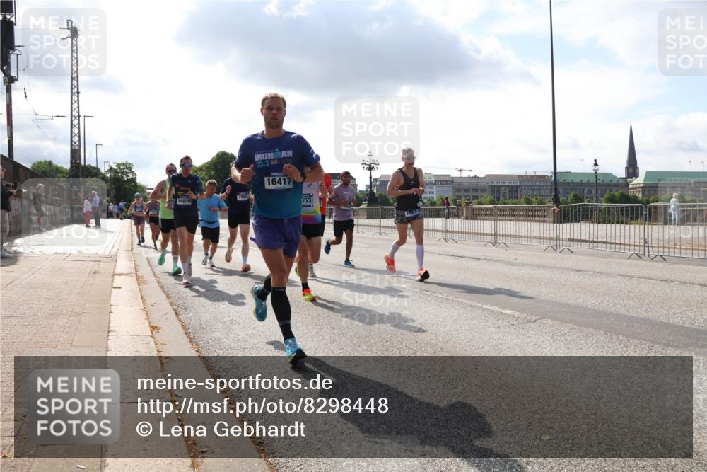 29.06.2025 - hella hamburg halbmarathon Lena Gebhardt http://msf.ph/oto/8298448 29.06.2025 09:46:54 Lombardsbrücke 7080, 14899, 16417, 053, 888889, 1053, 1344, 1396, 1411, 1577, 1889, 2243, 2563, 3005, 3790, 3935, 4477, 4944, 5048, 5152, 5193, 5660, 6305, 6683, 7080, 7466, 7622, 7628, 7867, 8312, 8323, 8784, 9376, 9519, 10298, 10477, 10927, 10929, 11055, 11230, 11304, 11370, 11661, 11898, 12204, 12447, 12899, 12987, 13148, 13199, 13493, 13494, 13729, 13771, 13961, 13991, 14069, 14310, 14385, 15902, 16065, 16140, 16243, 16811, 16957 meine-sportfotos.de